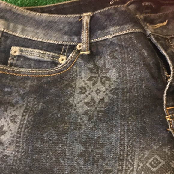Like new American eagle shorts - Picture 2 of 5